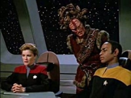 Star Trek: Voyager 2×14