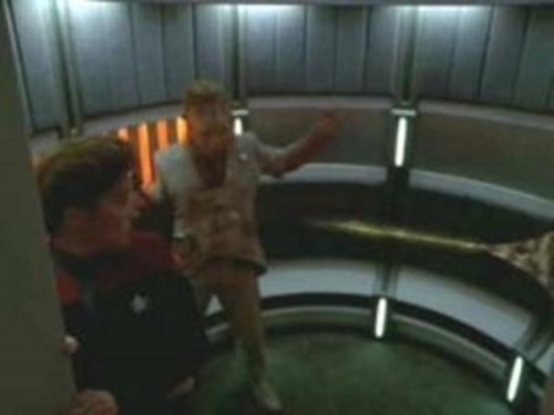 Star Trek: Voyager 3×12