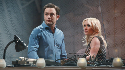 Young & Hungry 2×9