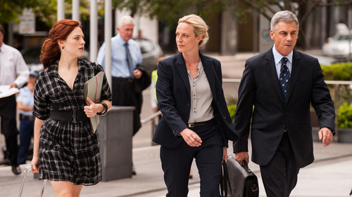 Janet King 1×2