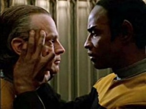 Star Trek: Voyager 2×16