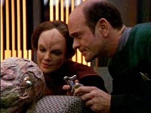 Star Trek: Voyager 2×19