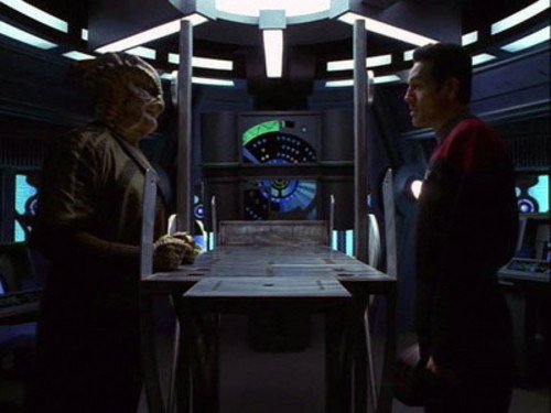 Star Trek: Voyager 3×23