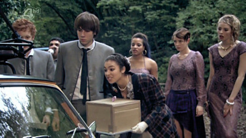 Skins 5×8