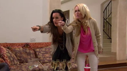 The Real Housewives of Beverly Hills 2×6